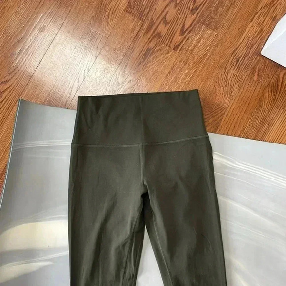Lululemon I 6 - Picture 2 of 10